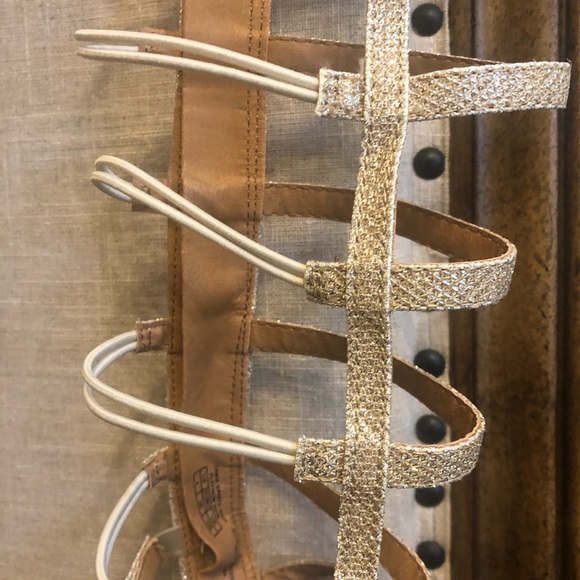 Stuart Weitzman Girls Gladiator Sandals - Picture 3 of 7